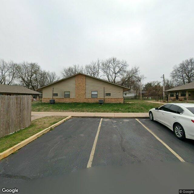 Photo of Ashton Heights. Affordable housing located at 910 E Lindon St Bolivar, MO 65613