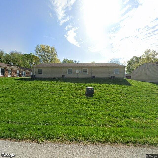 Photo of LINCOLN MANOR OF HOLLAND. Affordable housing located at 300 S MERIDIAN ST HOLLAND, IN 47541