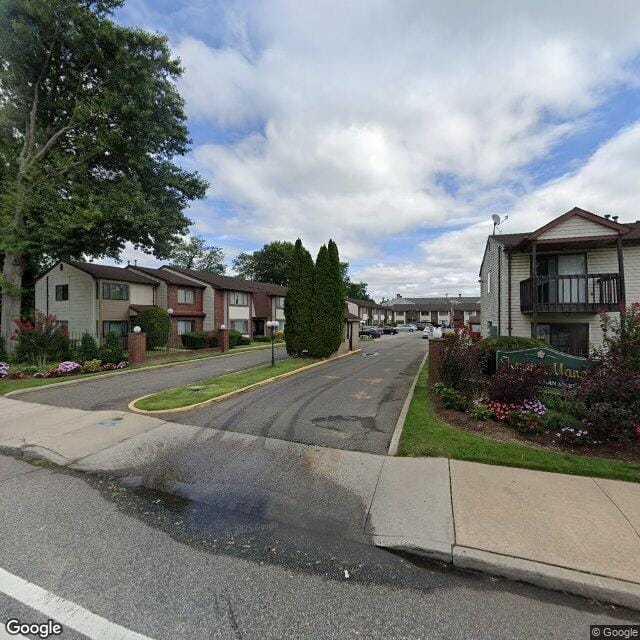 Photo of KRYSTIE MANOR. Affordable housing located at 865 CNTY LINE RD AMITYVILLE, NY 11701