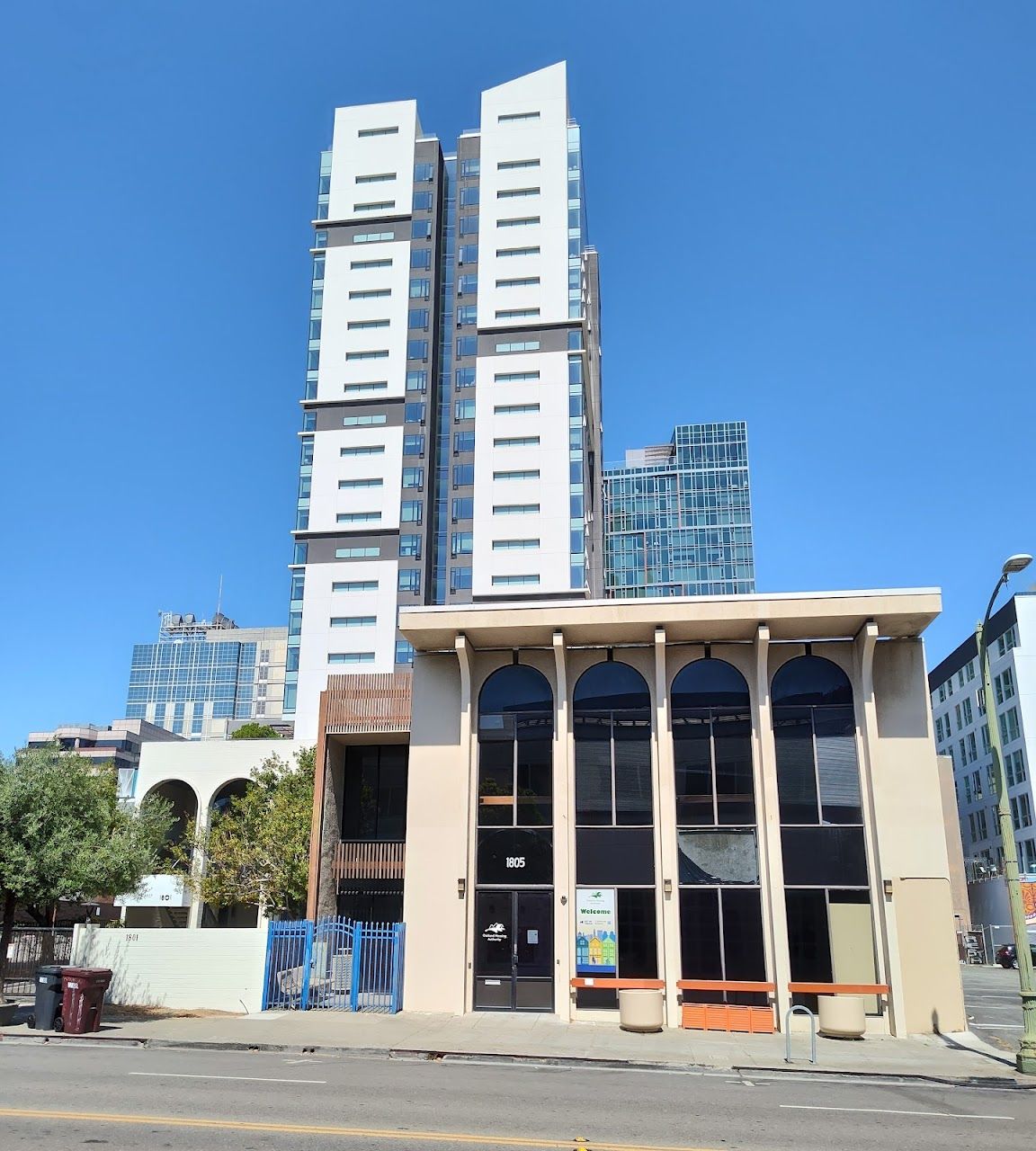 Photo of Oakland Housing Authority. Affordable housing located at 1619 Harrison St. OAKLAND, CA 94612