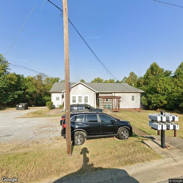 Photo of 206 Oak St. Affordable housing located at 206 Oak St Clarksville, TN 37042