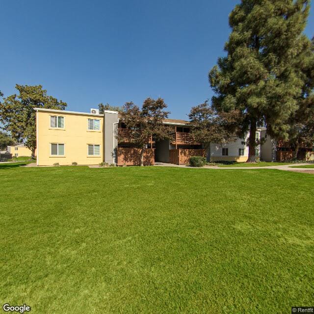 Photo of SUMMER PARK APARTMENTS. Affordable housing located at 1275 S. WINERY AVE FRESNO, CA 93727