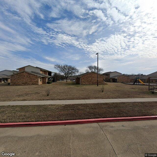 Photo of Oaks of Westview. Affordable housing located at 1201 W College St Canton, TX 75103
