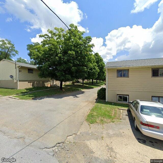 Photo of Maple Grove Apartments. Affordable housing located at 1125 Pilot St NW Roanoke, VA 24017