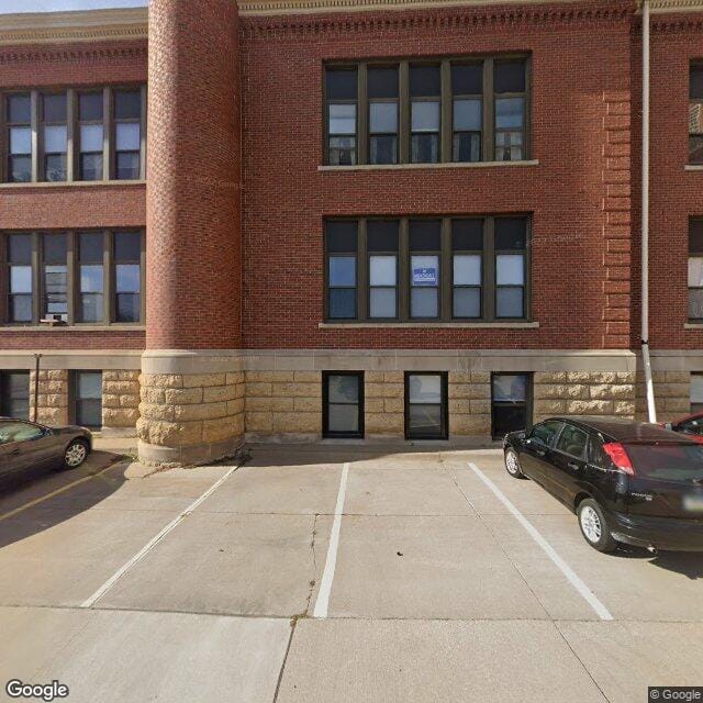Photo of MARQUETTE HALL. Affordable housing located at 2222 QUEEN ST DUBUQUE, IA 52001