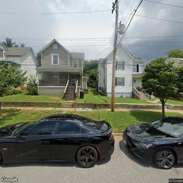 Photo of TINBRIDGE MANOR at 701 HOLLINS ST LYNCHBURG, VA 24504