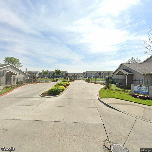 Photo of LAKEWOOD TERRACE APTS. Affordable housing located at 1995 N LAKE ST MADERA, CA 93638