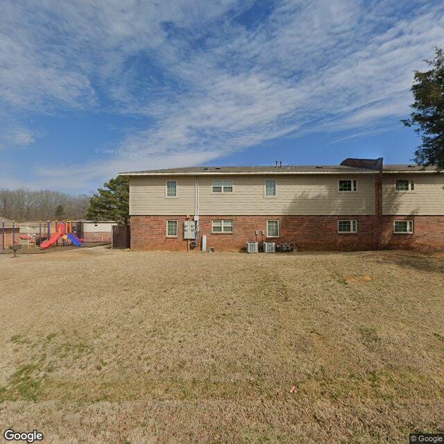 Photo of OAK HILL APARTMENTS. Affordable housing located at 65 OAK HILL DRIVE SAVANNAH, TN 38372