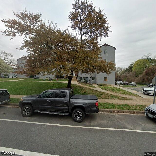 Photo of PARKWOOD. Affordable housing located at 6009 KNOLLWOOD DR FALLS CHURCH, VA 22041