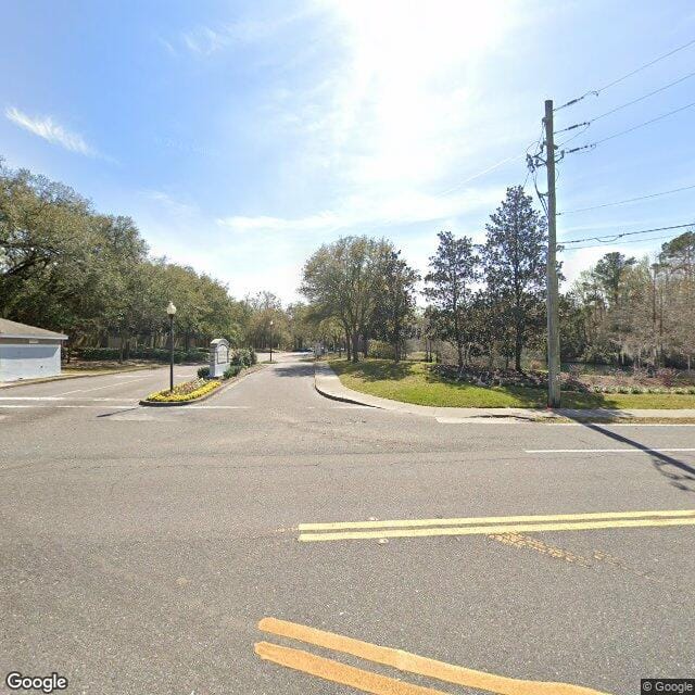 Photo of Courtney Manor. Affordable housing located at 5620 Collins Rd Jacksonville, FL 32244