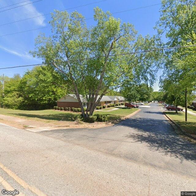 Photo of CRESTVIEW MANOR APTS (NEW). Affordable housing located at 401 DOVETOWN RD ROYSTON, GA 30662