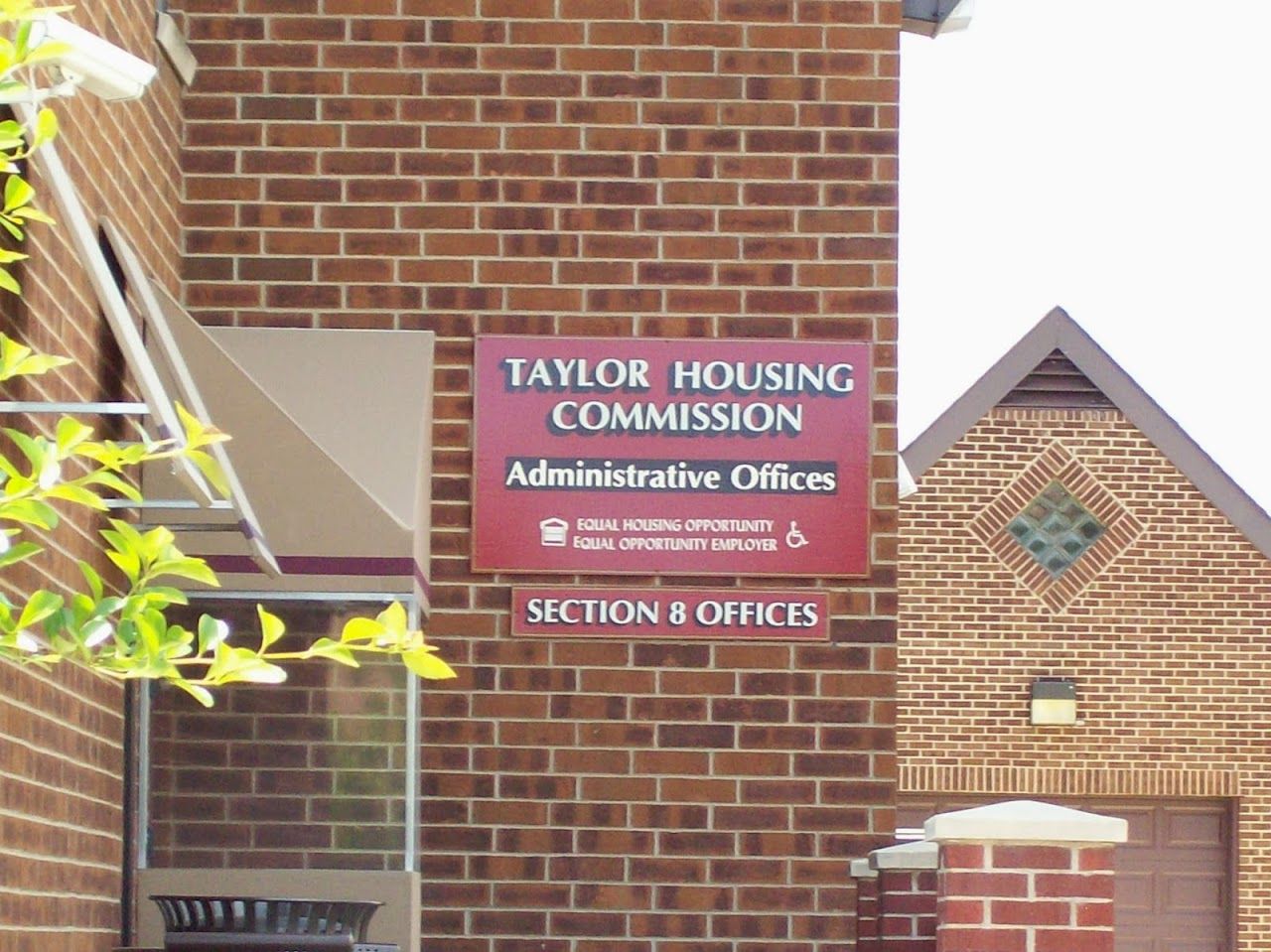 Photo of Taylor Housing Commission. Affordable housing located at 15270 S PLAZA Drive TAYLOR, MI 48180