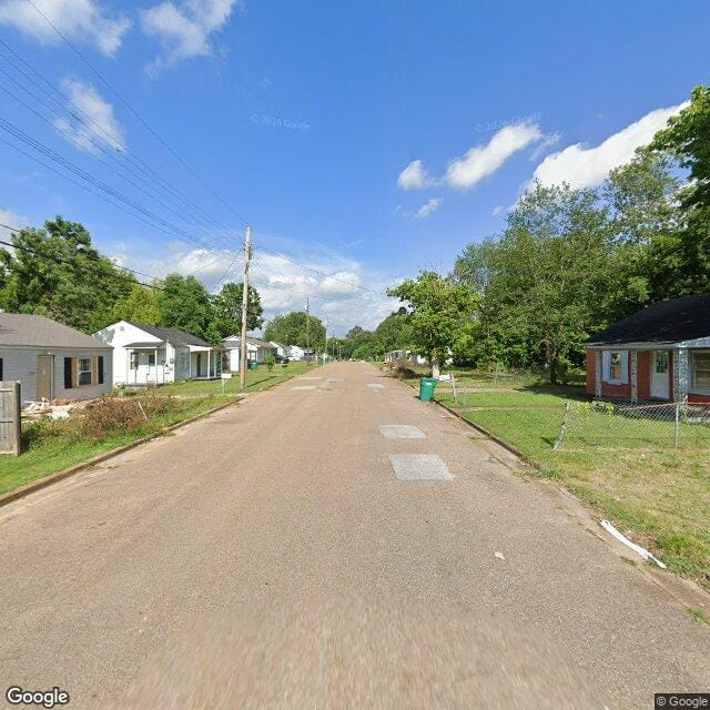 Photo of CLOVERDALE SFD at 12 CLOVERDALE ST JACKSON, TN 38301
