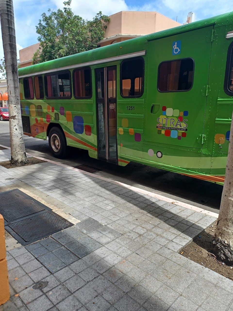 Photo of MUNICIPALITY OF GUAYANILLA at Terminal Carros Publicos GUAYANILLA, PR 656