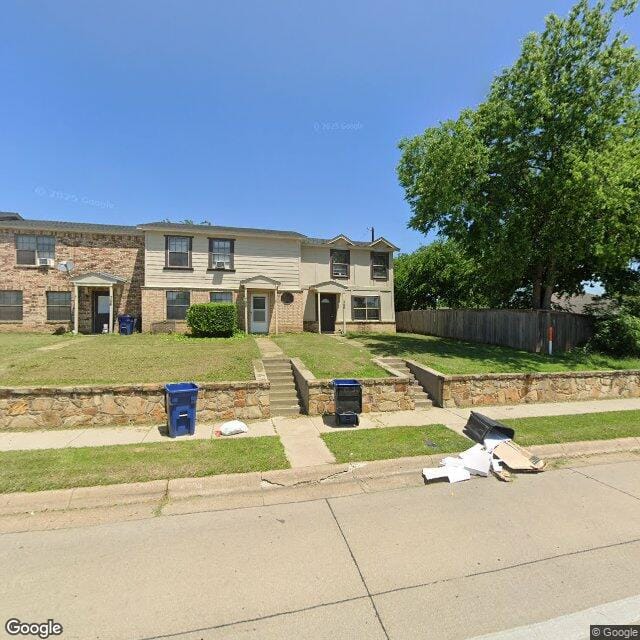 Photo of 746-770 NW Summercrest. Affordable housing located at 746-770 NW Summercrest Blvd Burleson, TX 76028