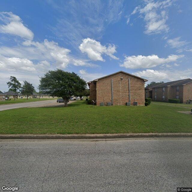 Photo of Green Manor Apartments. Affordable housing located at 2000 4th St Hempstead, TX 77445