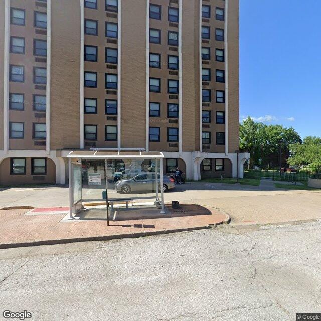 Photo of Davenport Housing Commission. Affordable housing located at 226 W 4th St. DAVENPORT, IA 52801