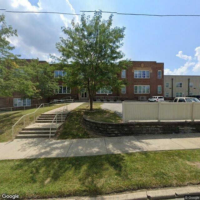 Photo of HENDRICKS POINTE APTS at 415 W TAYLOR ST SHELBYVILLE, IN 46176